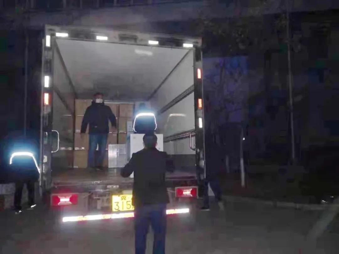 這樣深夜連續作業，已堅持了多日